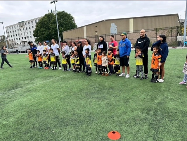 Niños con Padres en academia Matias Soccer Club